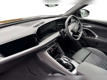 Used Audi Q5 2025 for sale - 76316165: Photo