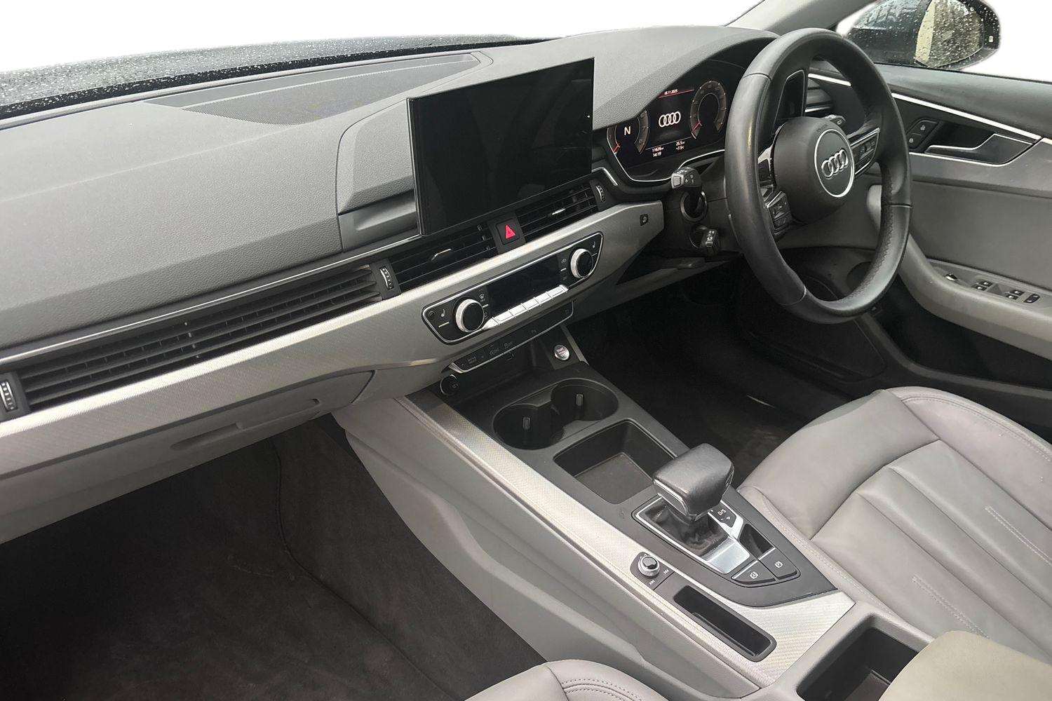 Used Audi A4 2023 for sale - 76636701: Photo 2