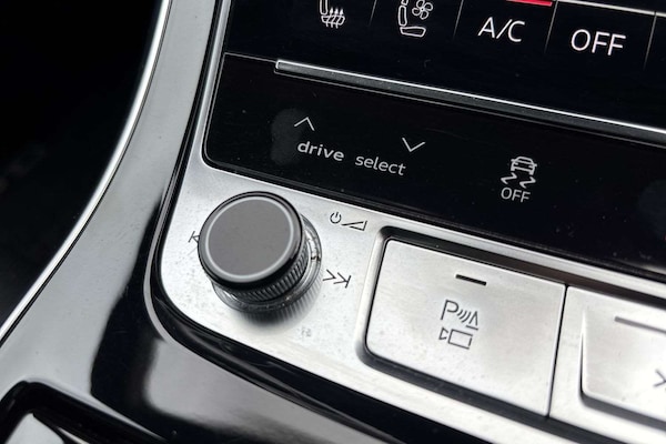Used Audi Q8 2021 for sale - 76286235: Photo 30