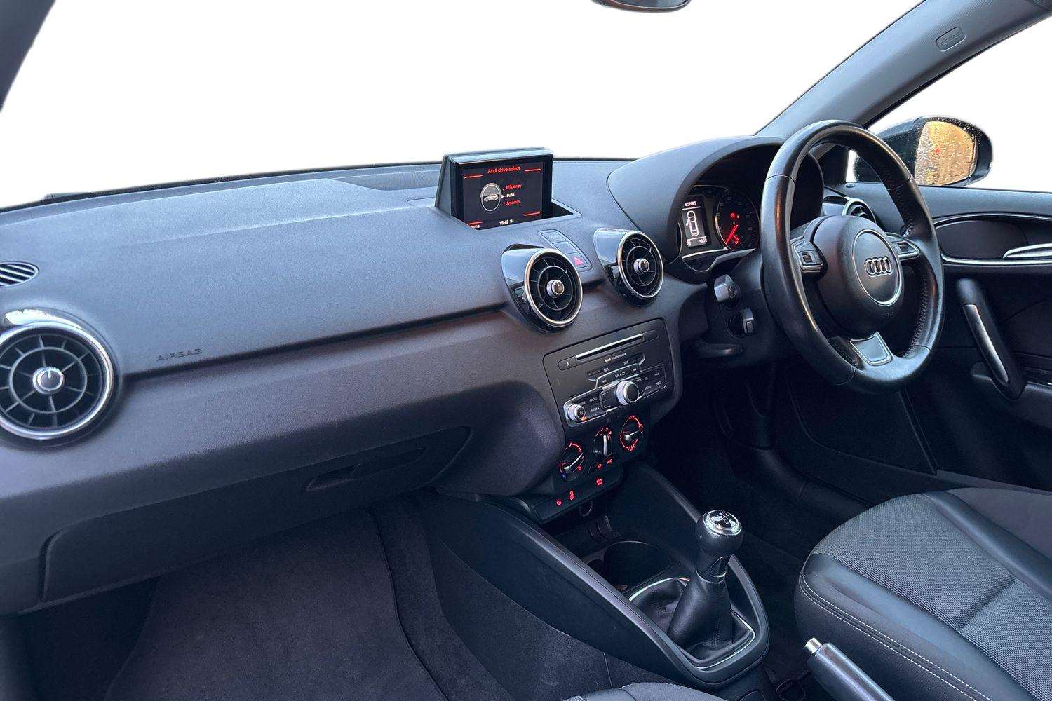 Used Audi A1 2018 for sale - 76928990: Photo 2