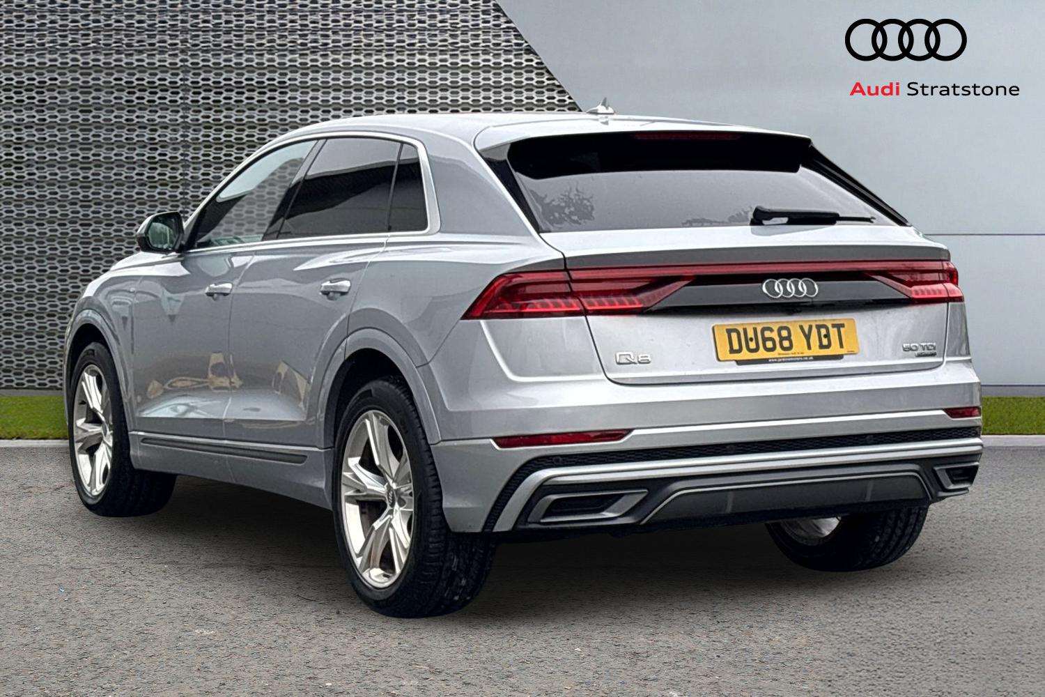 Used Audi Q8 2018 for sale - 77397882: Photo 3