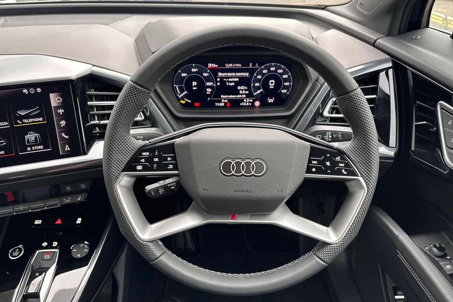 Used Audi Q4 e-tron 2025 for sale - 76075364: Photo 17