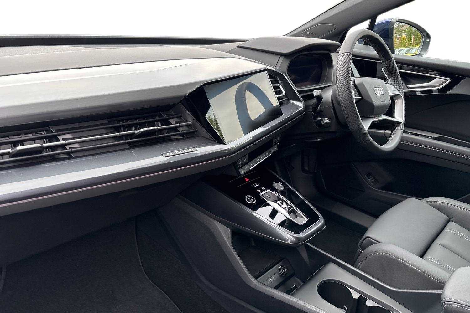 Used Audi Q4 e-tron 2025 for sale - 76075364: Photo 2