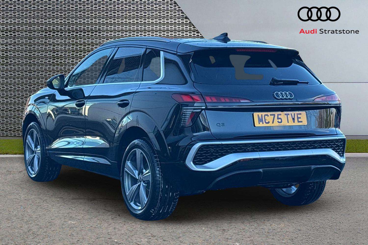 Used Audi Q3 2025 for sale - 77232962: Photo 3