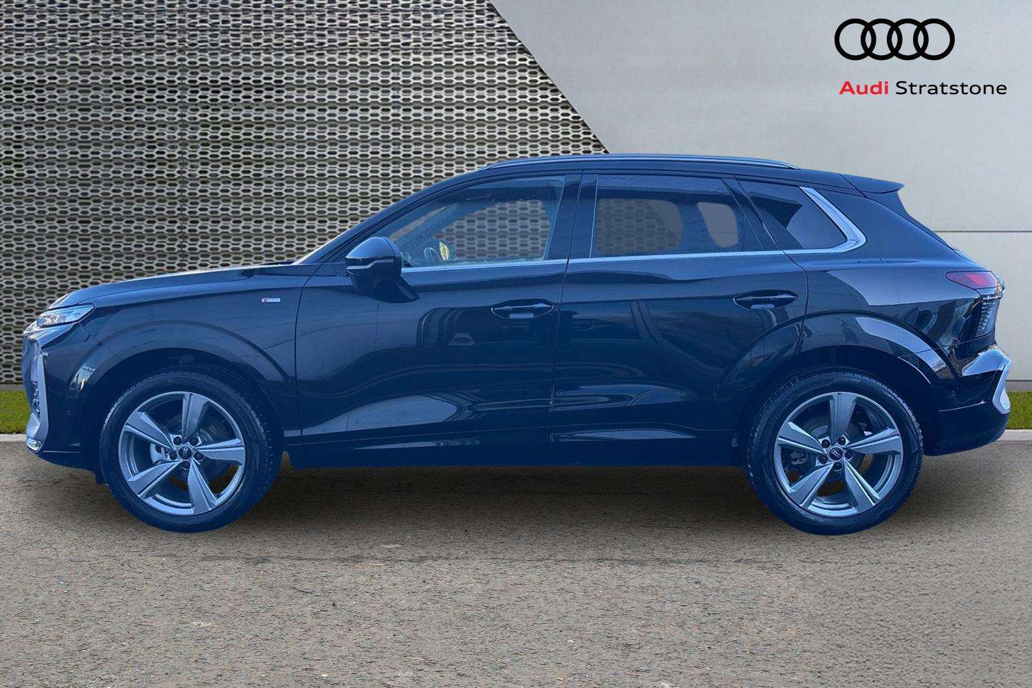 Used Audi Q3 2025 for sale - 77232962: Photo 8