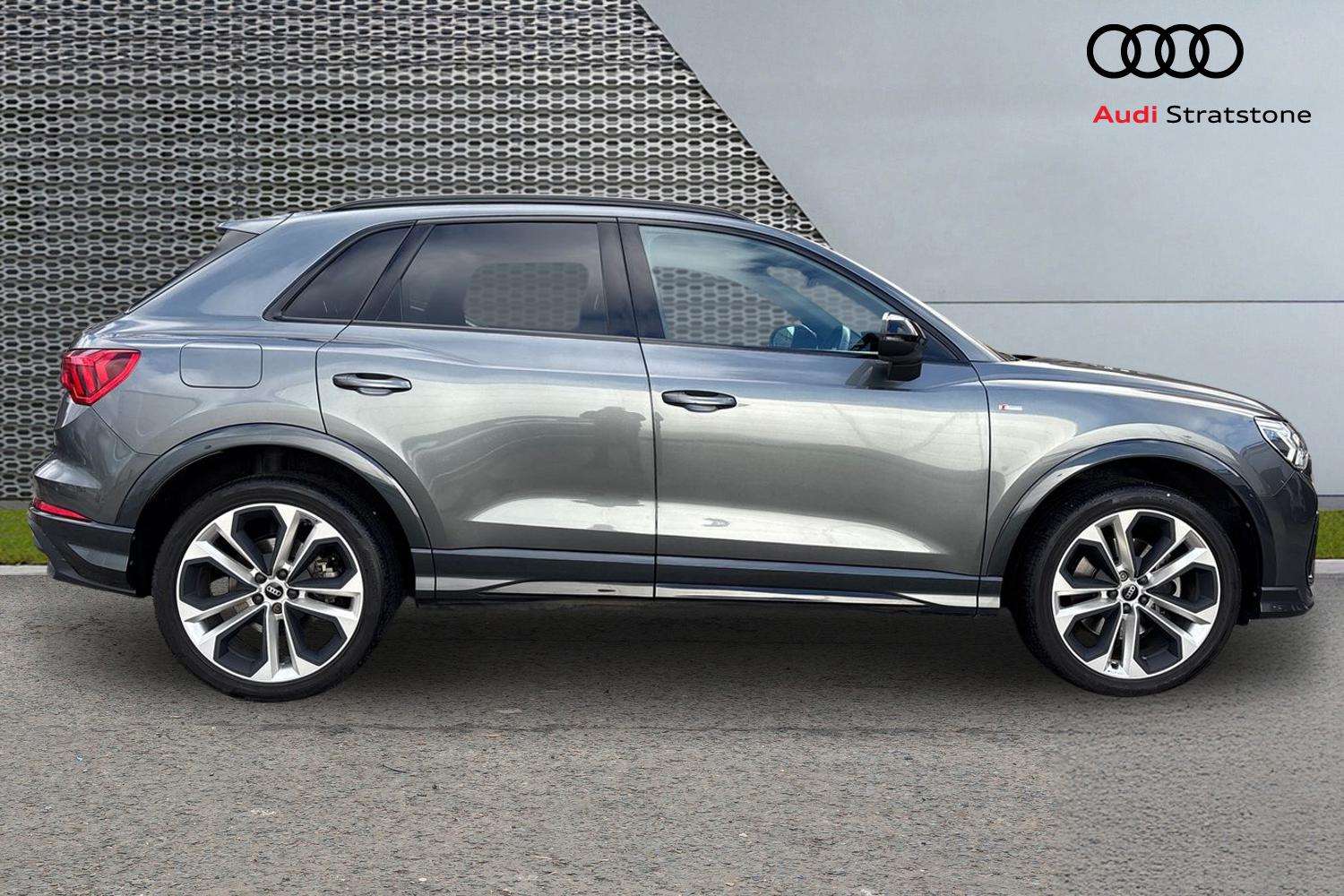 Used Audi Q3 2023 for sale - 77860294: Photo 4