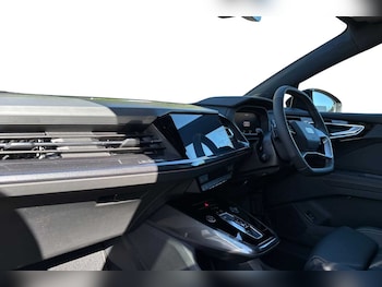 Used Audi Q4 e-tron 2025 for sale - 76286457: Photo 2