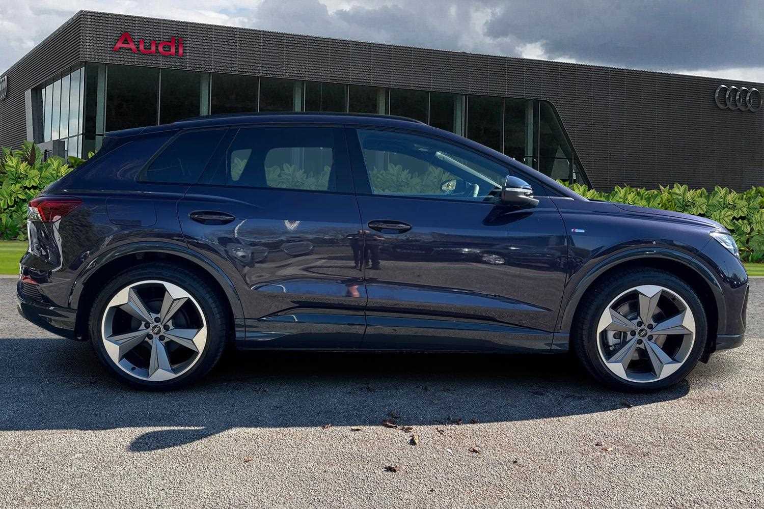 Used Audi Q4 e-tron 2025 for sale - 76286457: Photo 4