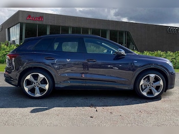 Used Audi Q4 e-tron 2025 for sale - 76286457: Photo 4