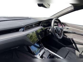 Used Audi Q8 2023 for sale - 79028036: Photo