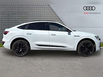 Used Audi Q8 2023 for sale - 79028036: Photo