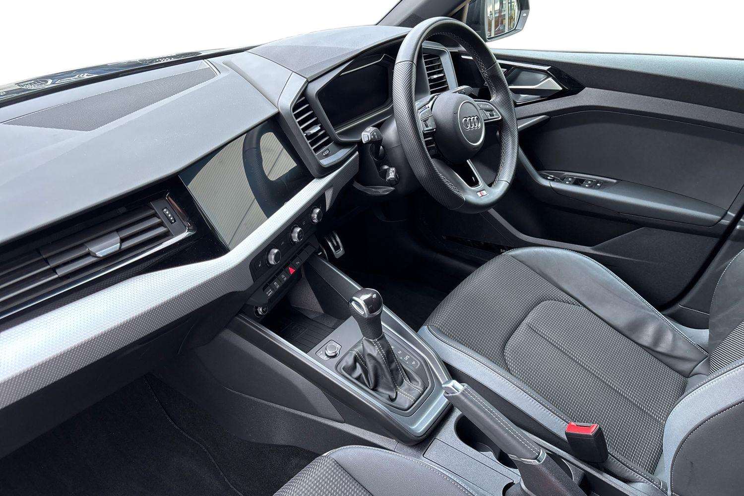 Used Audi A1 2023 for sale - 76242544: Photo 2