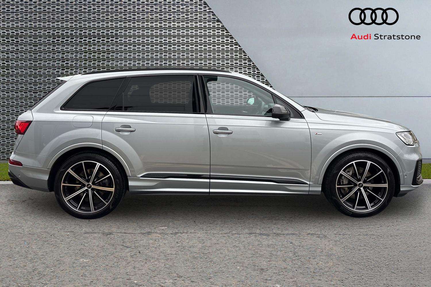 Used Audi Q7 2023 for sale - 77233116: Photo 4