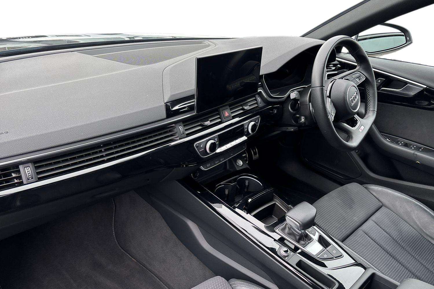 Used Audi A4 2022 for sale - 77996152: Photo 2