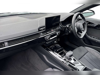 Used Audi A4 2022 for sale - 77996152: Photo