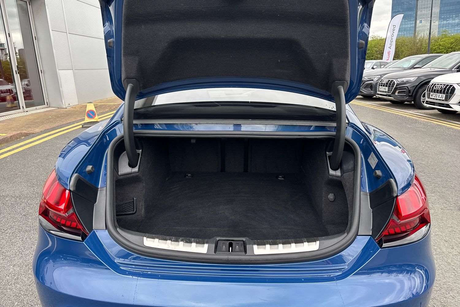 Used Audi RS e-tron GT for sale - 78104789: Photo 13