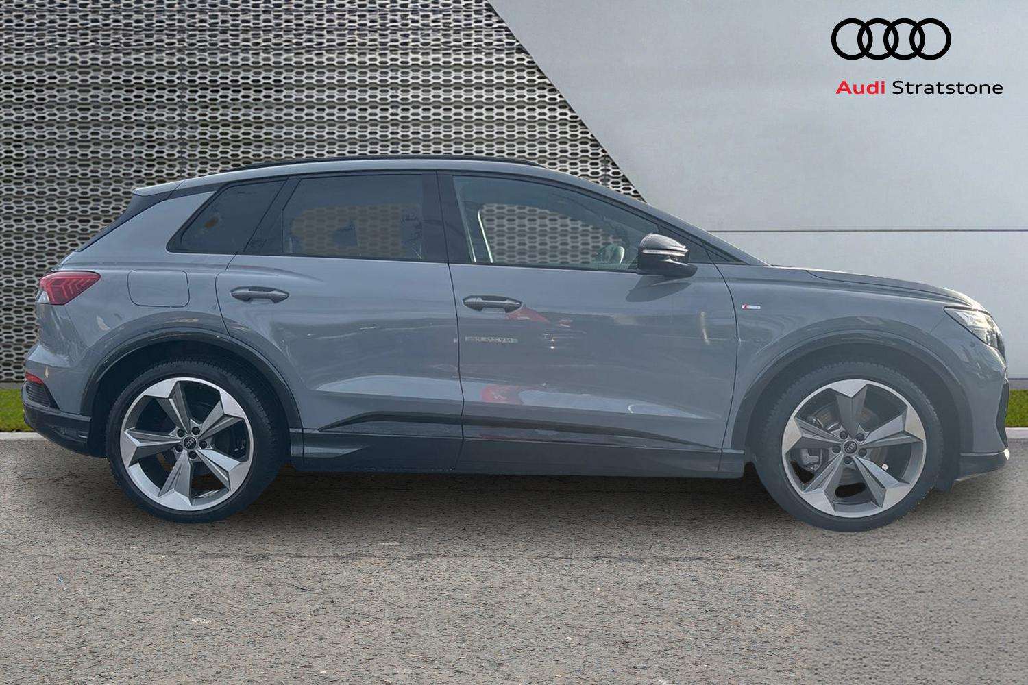 Used Audi Q4 e-tron 2025 for sale - 78024461: Photo 4