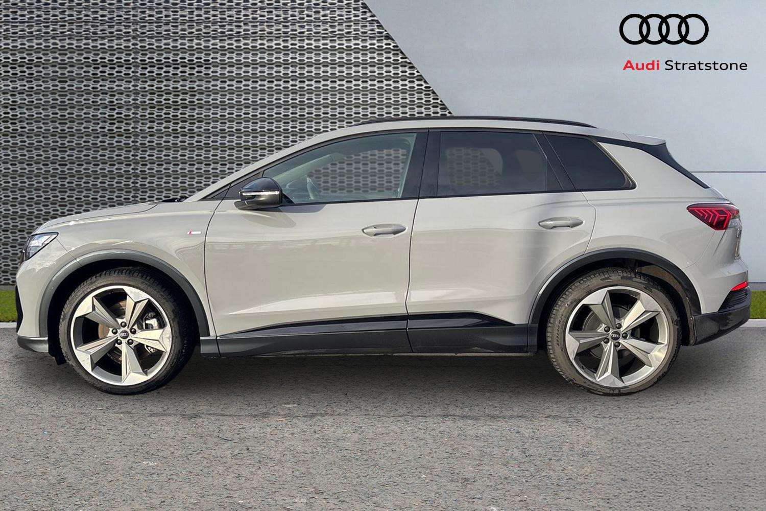 Used Audi Q4 e-tron 2025 for sale - 78024461: Photo 8