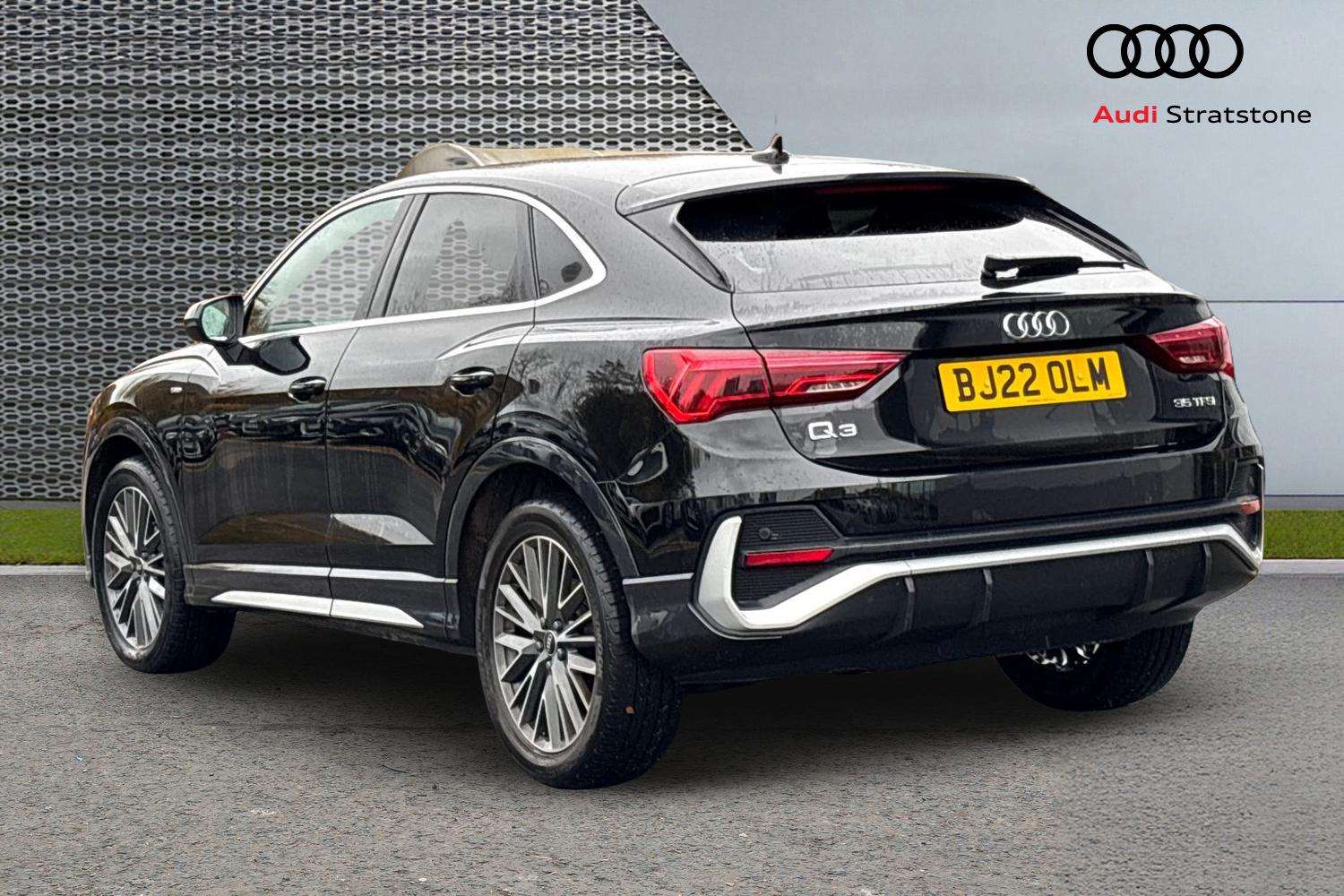 Used Audi Q3 2022 for sale - 76421060: Photo 3