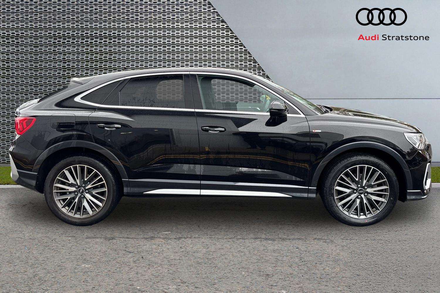 Used Audi Q3 2022 for sale - 76421060: Photo 4