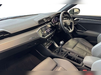 Used Audi Q3 2023 for sale - 76063299: Photo 2
