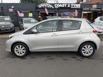 Used Toyota Yaris 2014 for sale - 79754094: Photo