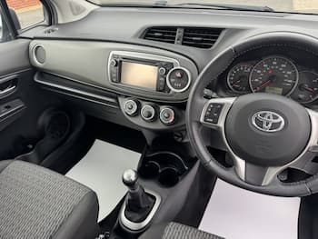 Used Toyota Yaris 2014 for sale - 79754094: Photo