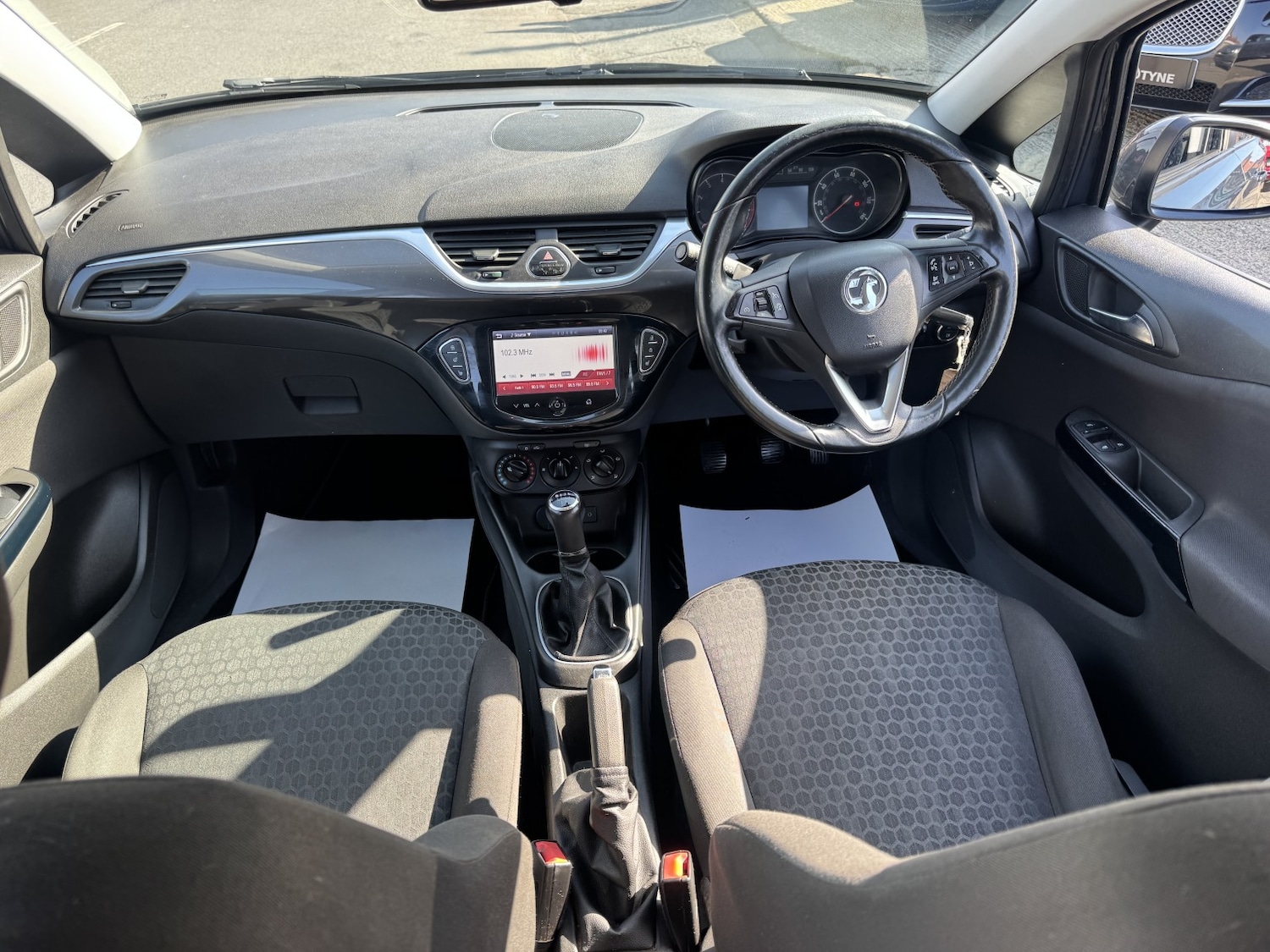 Used Vauxhall Corsa 2015 for sale - 78168748: Photo 2