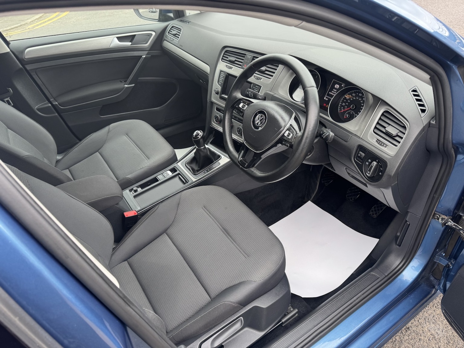 Used Volkswagen Golf 2015 for sale - 78004459: Photo 2