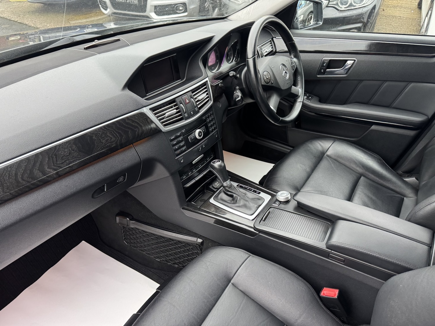 Used Mercedes-Benz E Class 2010 for sale - 77377749: Photo 2