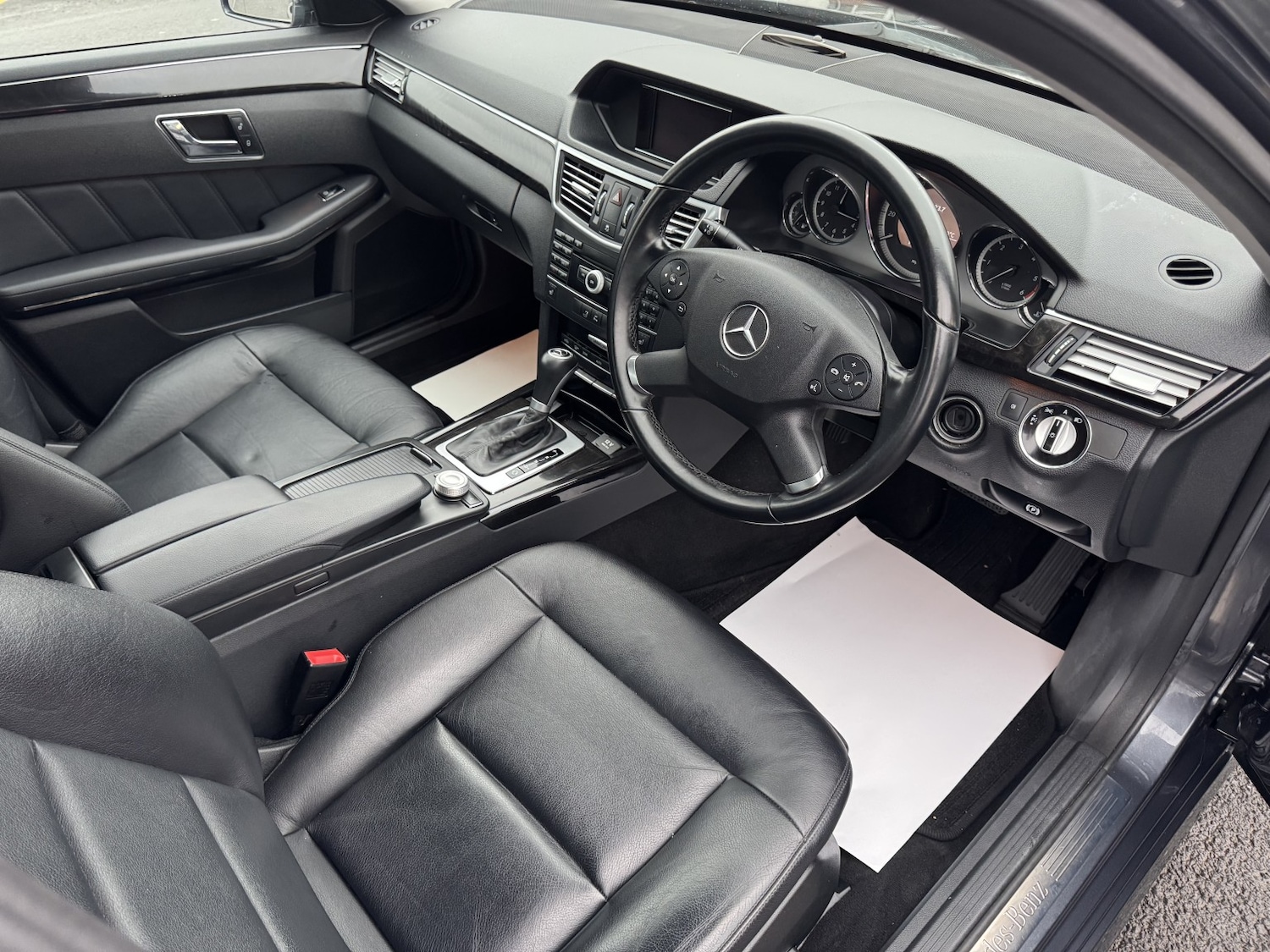 Used Mercedes-Benz E Class 2010 for sale - 77377749: Photo 24