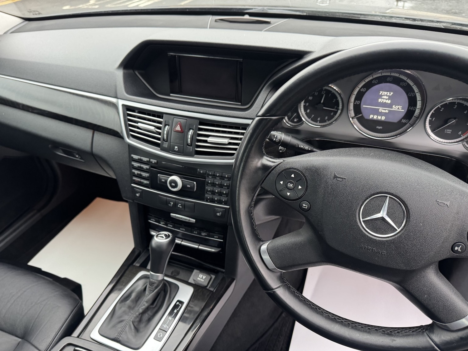 Used Mercedes-Benz E Class 2010 for sale - 77377749: Photo 26