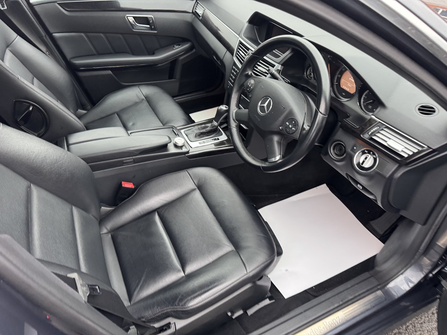 Used Mercedes-Benz E Class 2010 for sale - 77377749: Photo 27