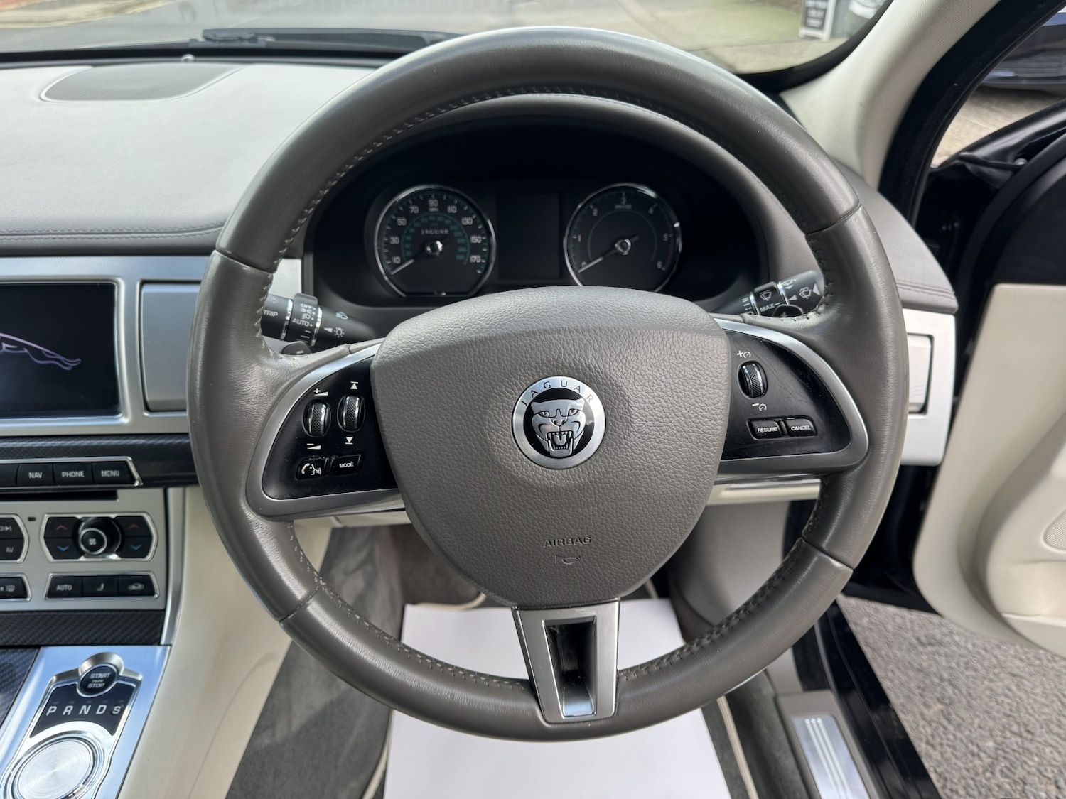 Used Jaguar XF 2012 for sale - 77836985: Photo 36