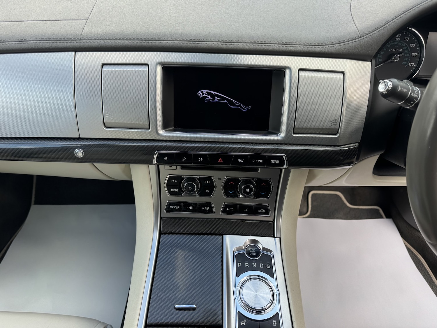 Used Jaguar XF 2012 for sale - 77836985: Photo 37