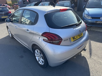 Used Peugeot 208 2017 for sale - 79379102: Photo