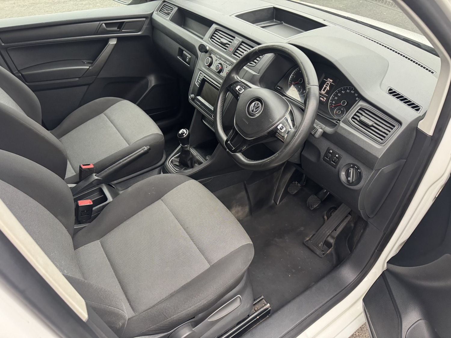 Used Volkswagen Caddy 2019 for sale - 77453337: Photo 2