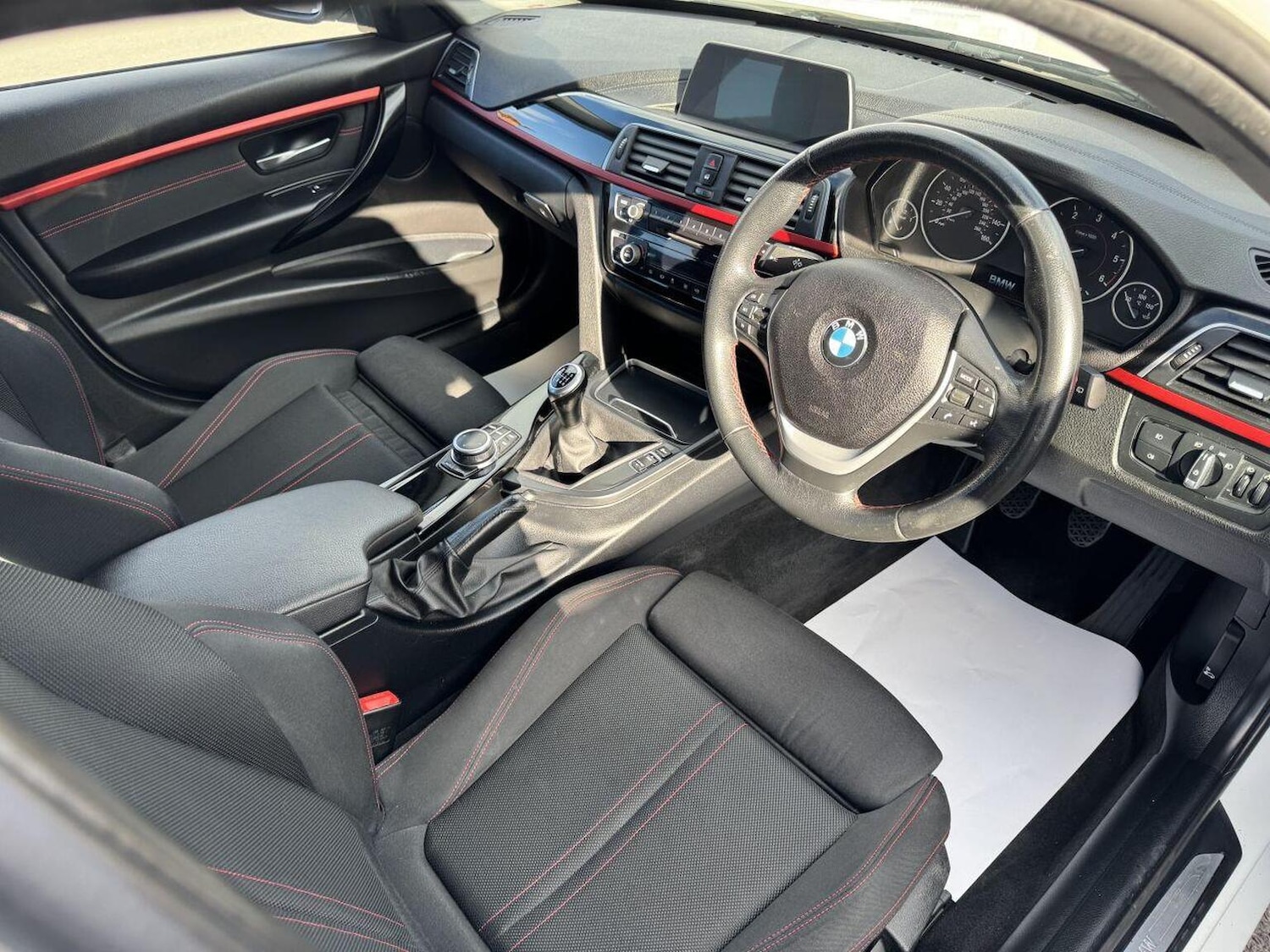 Used BMW 3 Series 2018 for sale - 77002282: Photo 2