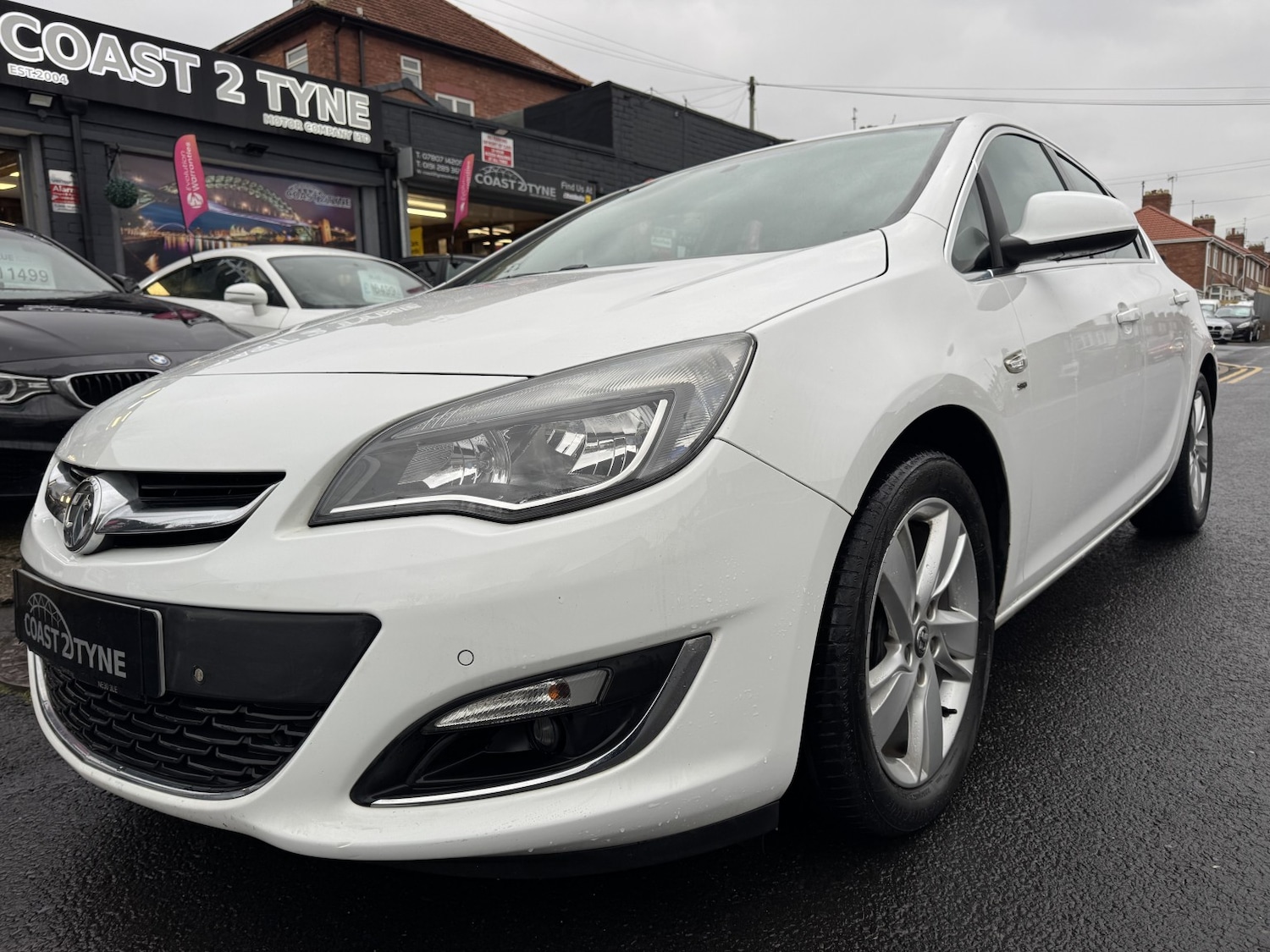 Used Vauxhall Astra 2012 for sale - 77377728: Photo 1
