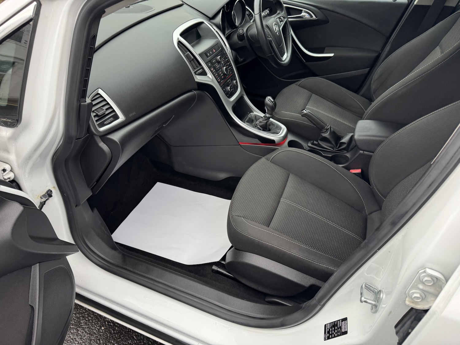 Used Vauxhall Astra 2012 for sale - 77377728: Photo 17