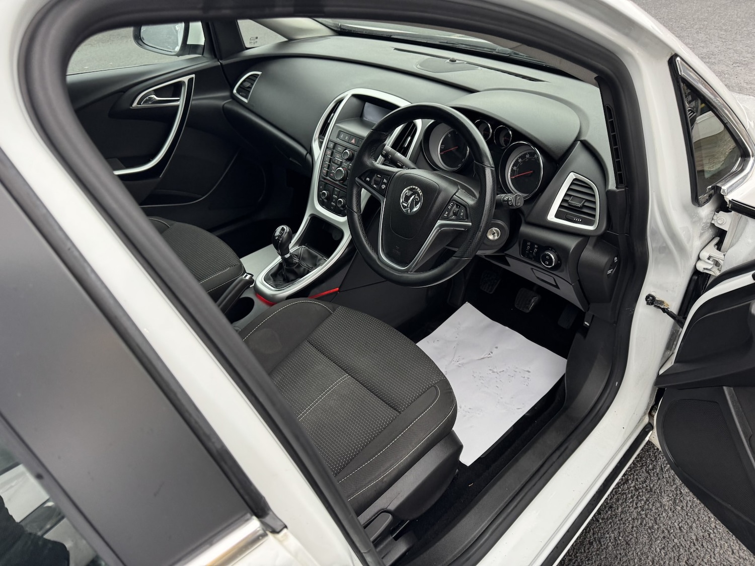 Used Vauxhall Astra 2012 for sale - 77377728: Photo 19