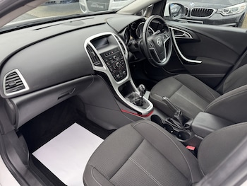 Used Vauxhall Astra 2012 for sale - 77377728: Photo