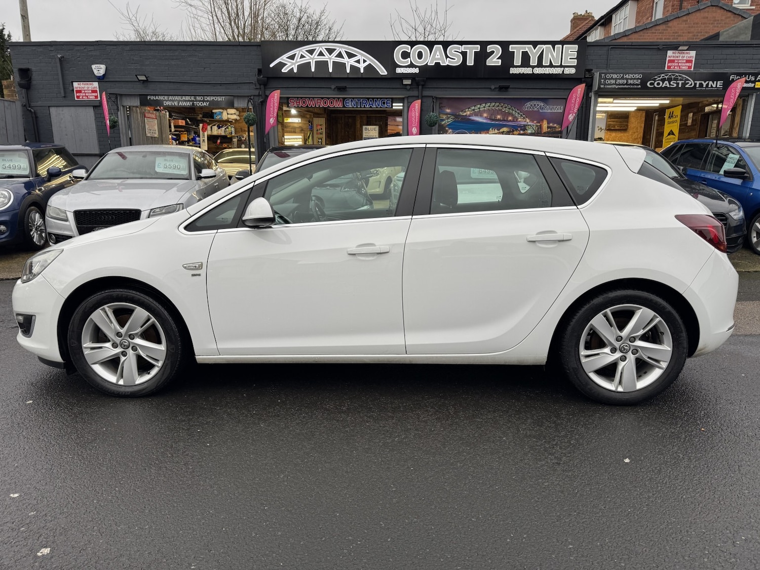 Used Vauxhall Astra 2012 for sale - 77377728: Photo 3