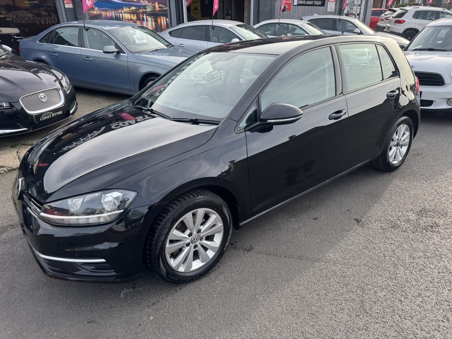 Used Volkswagen Golf 2017 for sale - 77945726: Photo 17