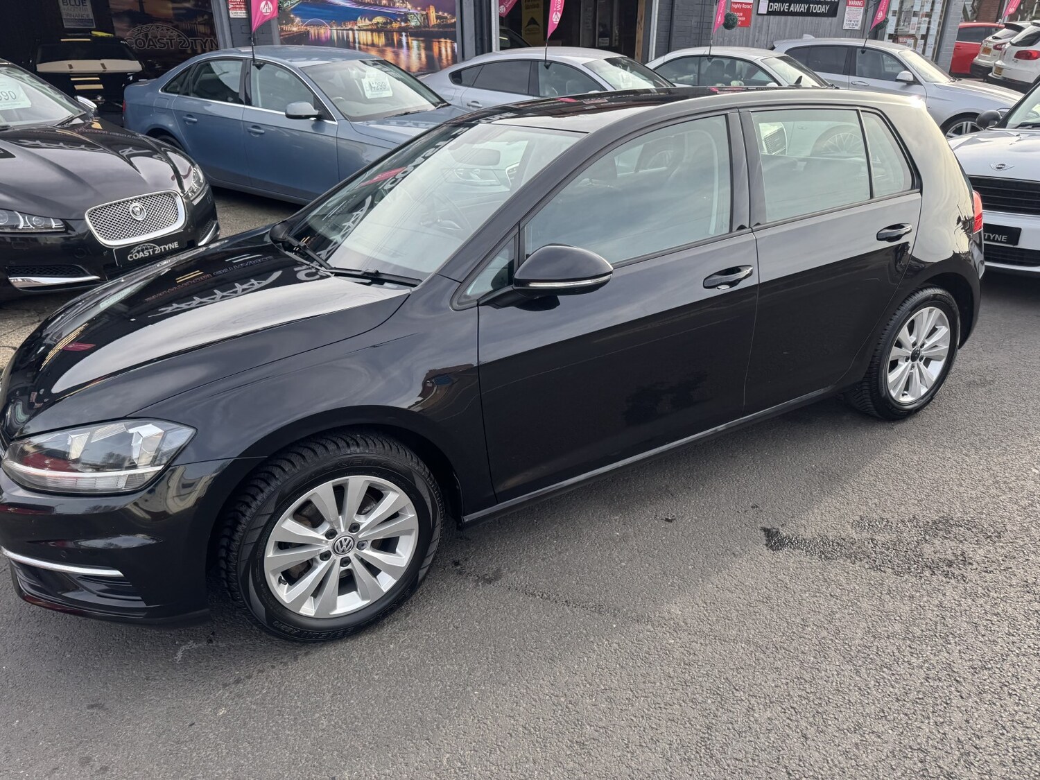 Used Volkswagen Golf 2017 for sale - 77945726: Photo 18