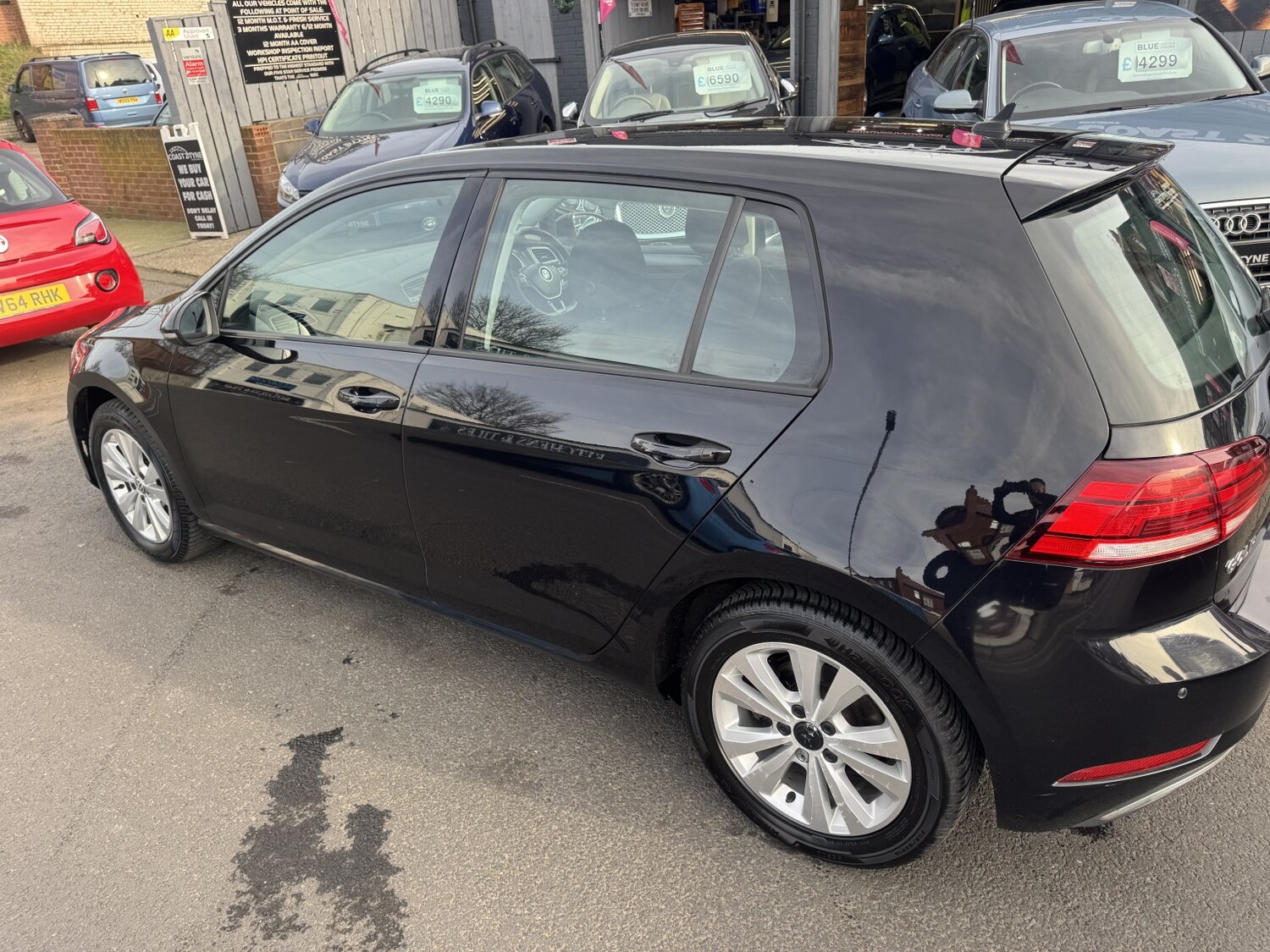 Used Volkswagen Golf 2017 for sale - 77945726: Photo 23
