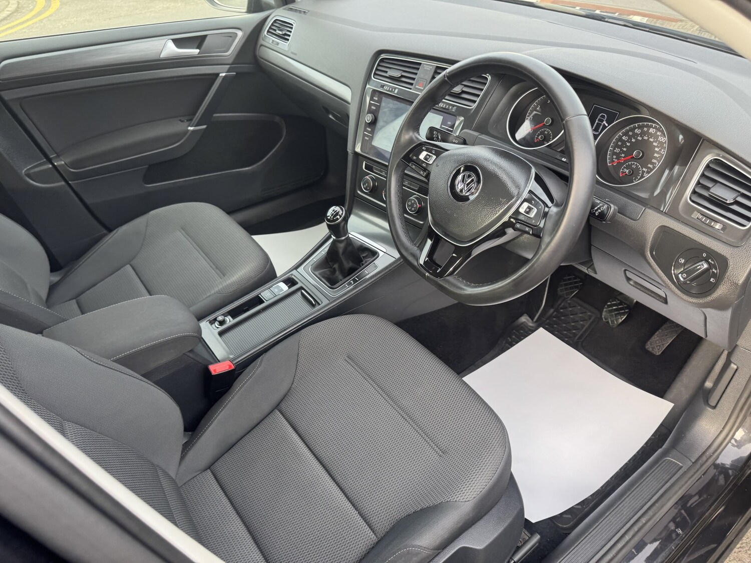 Used Volkswagen Golf 2017 for sale - 77945726: Photo 3