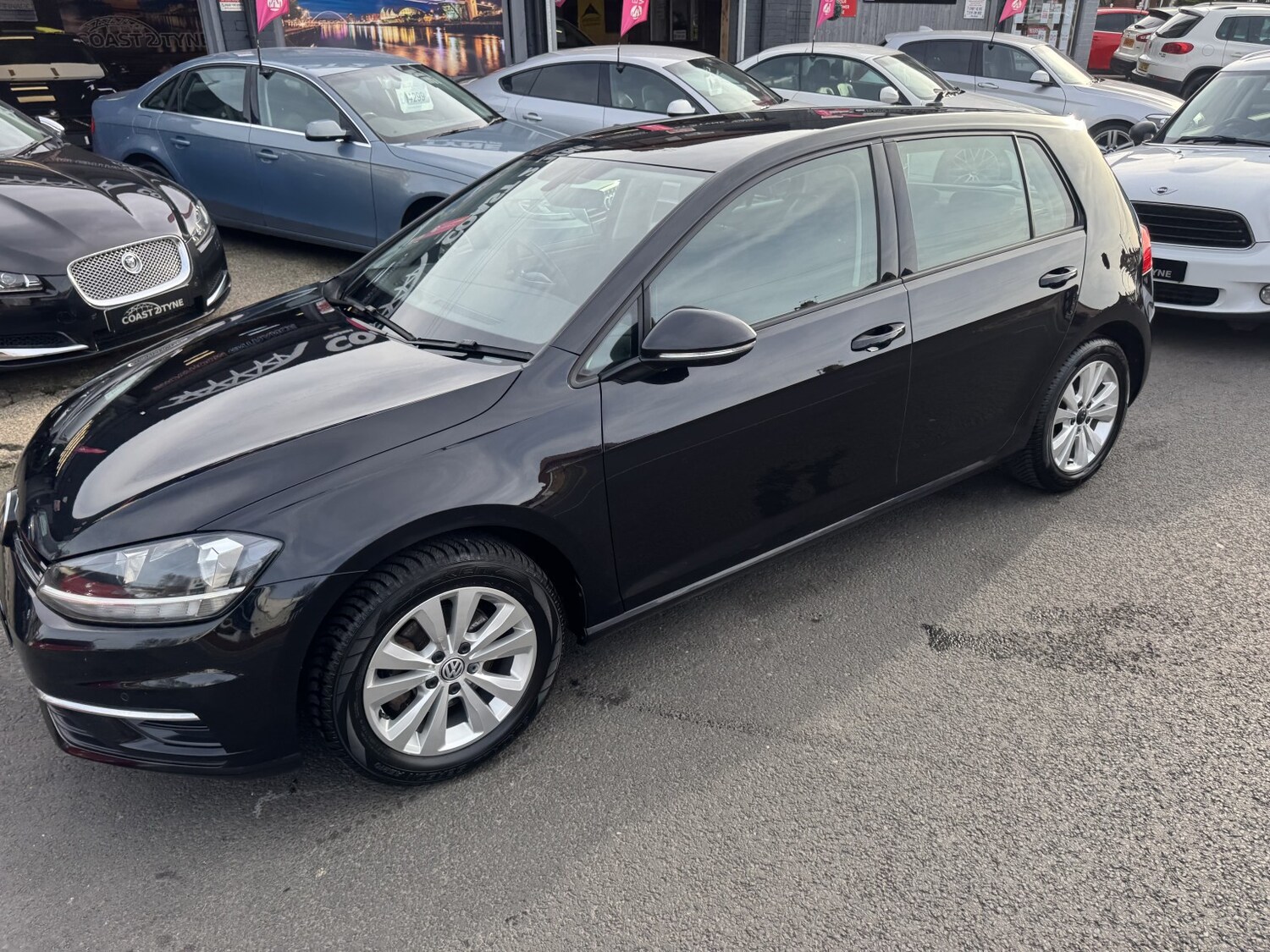 Used Volkswagen Golf 2017 for sale - 77945726: Photo 32