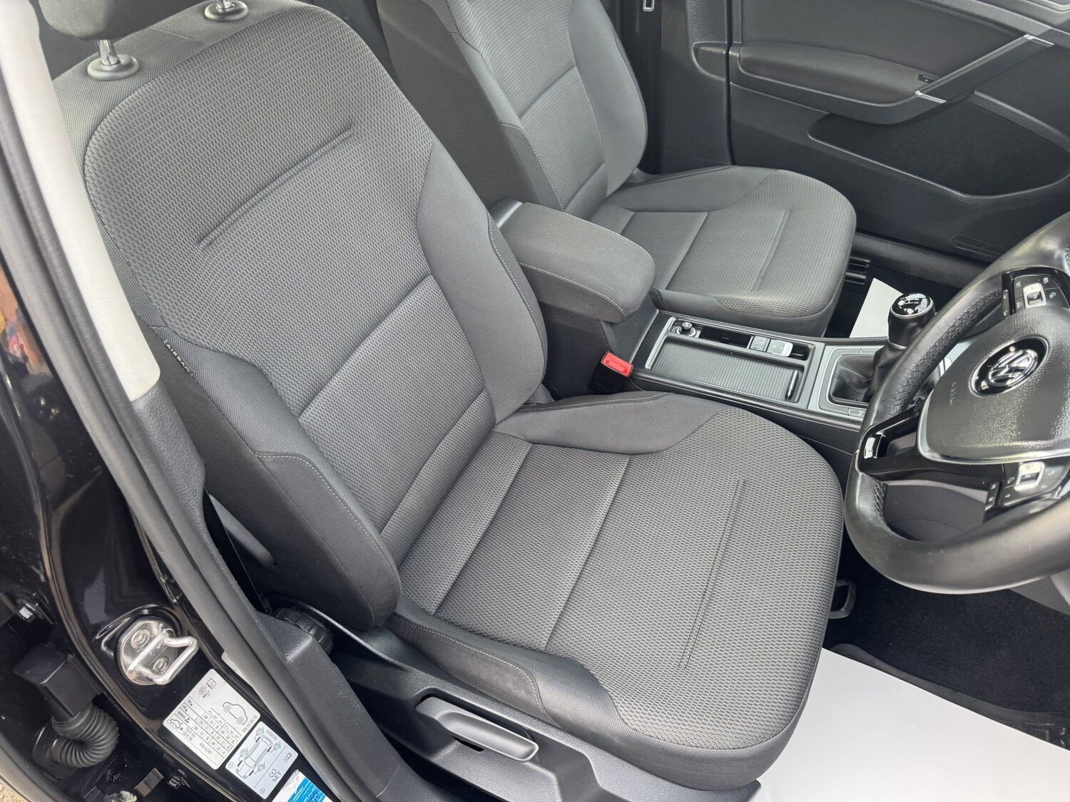 Used Volkswagen Golf 2017 for sale - 77945726: Photo 49