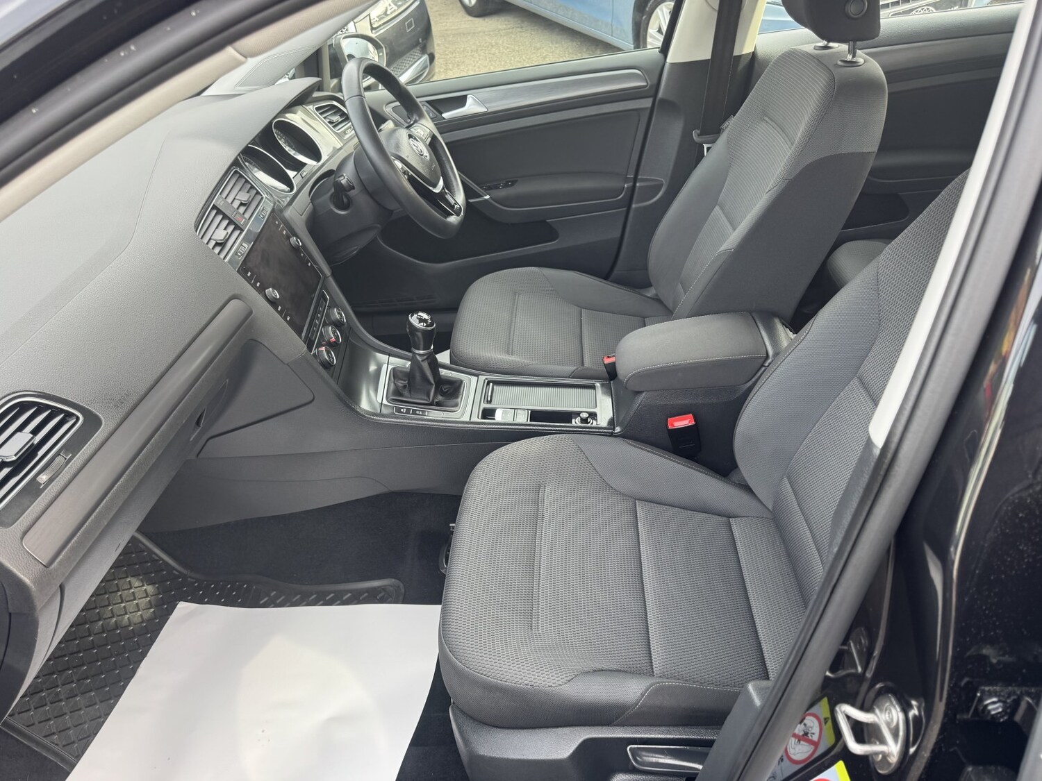 Used Volkswagen Golf 2017 for sale - 77945726: Photo 53